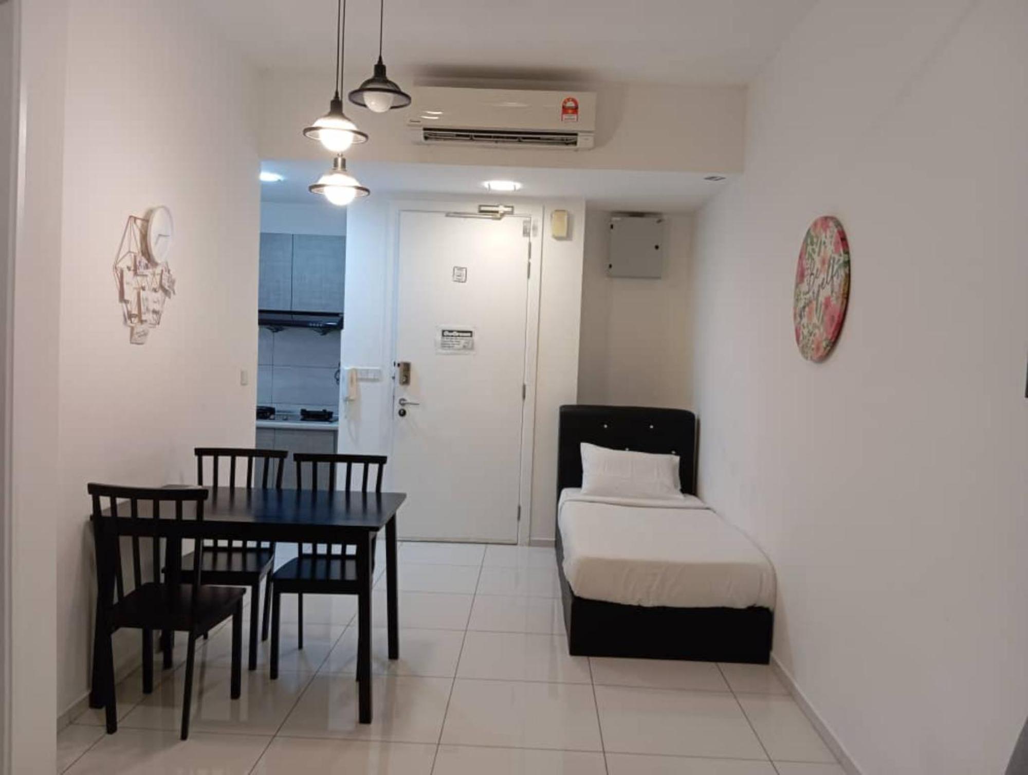 Robertson Special Kl Apartment *